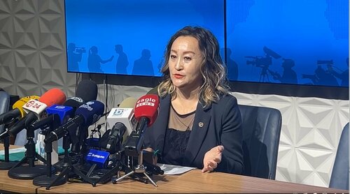 Д.Туяа:Б.Баатар ашиг орлого олохын тулд Б.Ганчимэг эгчийг ашиглачихлаа